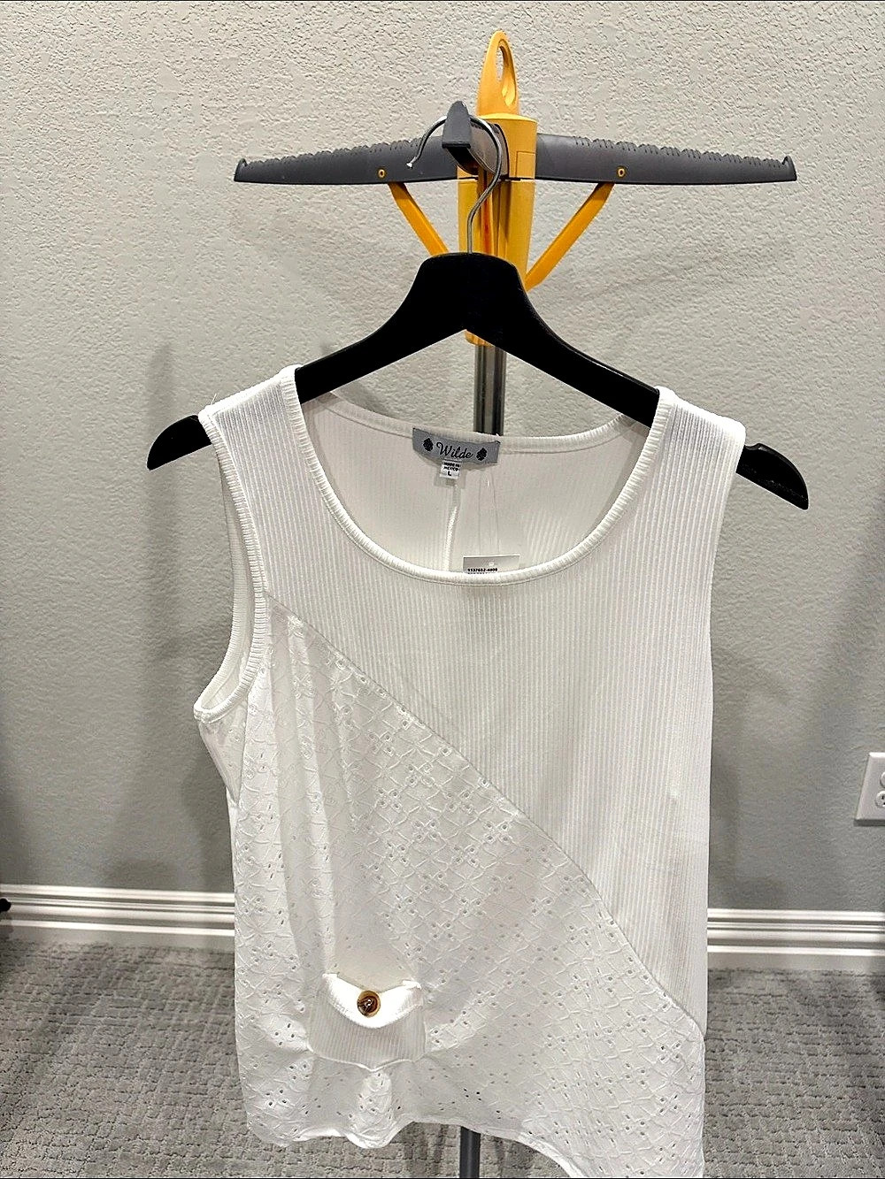Wilde Eyelet Tank White Large NWT